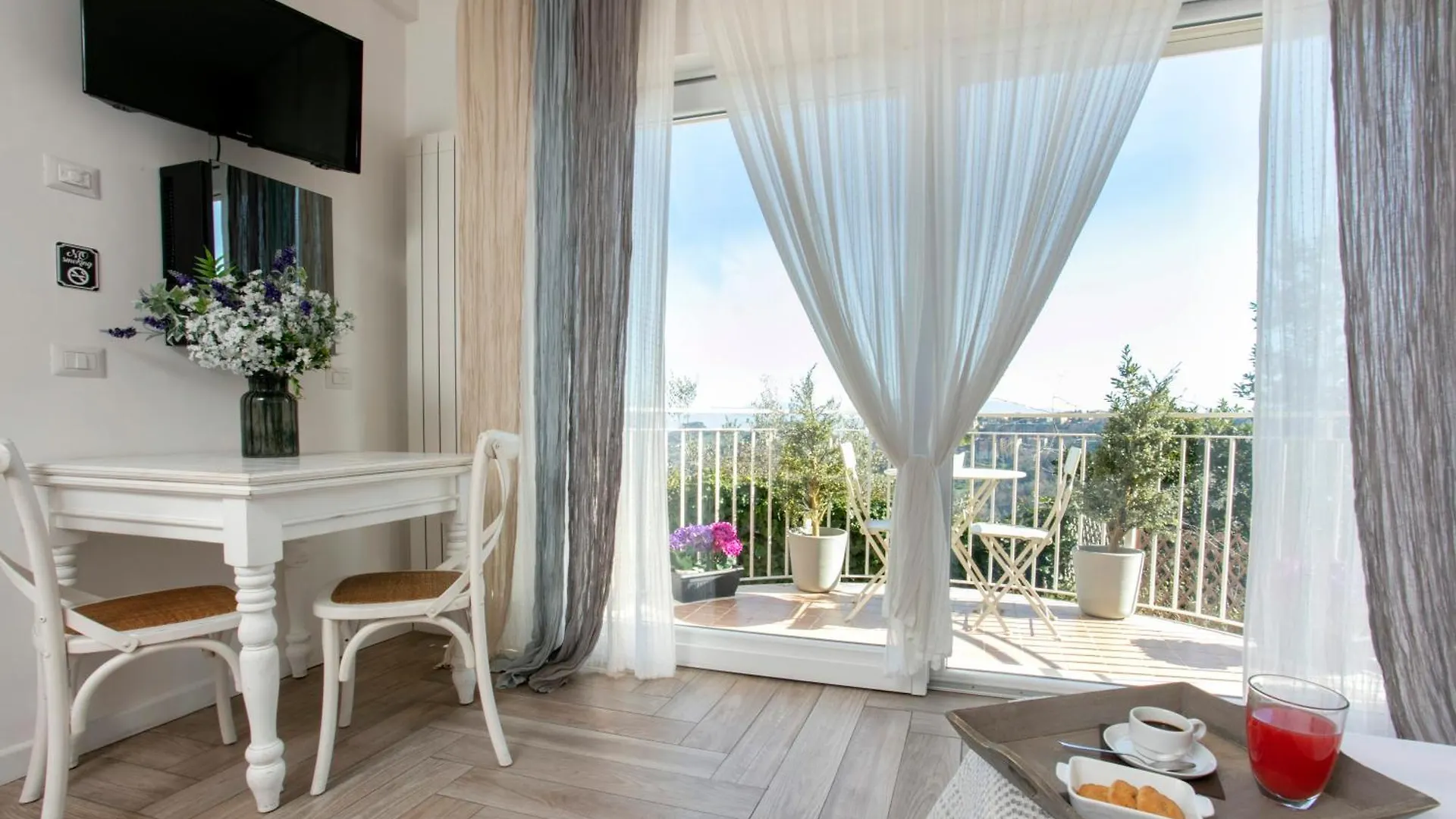 מלון פרוג'ה Residenza Il Punto בית הארחה